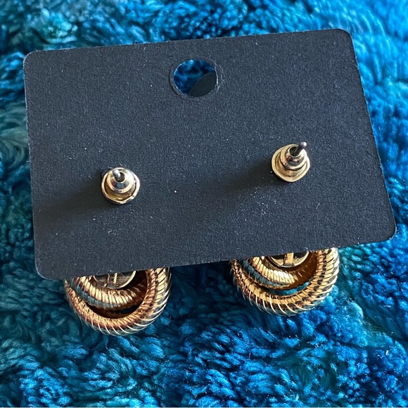 ⚜️3 for $30⚜️ Gold Tone Geometric Textured Dangle Earrings (Art Deco, Drop) - Picture 7 of 11